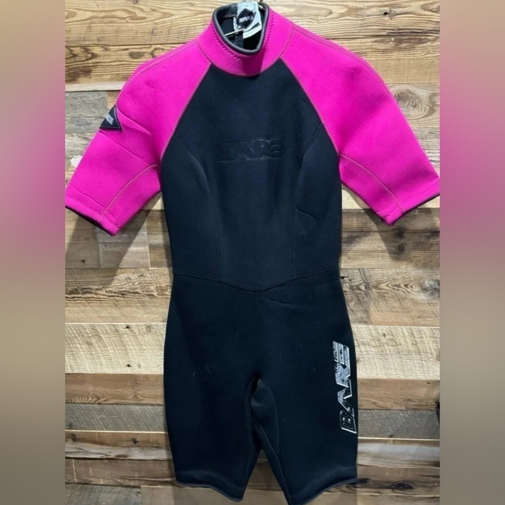 Bare Aqualite Spring Series short sleeve knee length surf wave wetsuit spf 11
